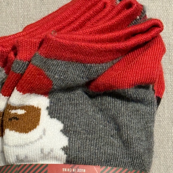 Christmas - Holiday - Santa Socks - NWT - Picture 5 of 6